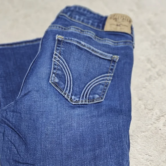 Hollister Sz 28W 29L Blue Skinny Jeans with Faded Indigo Detail - Picture 2 of 3